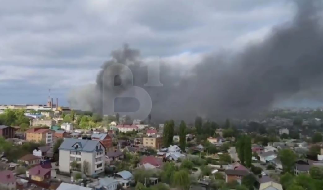 В Воронеже загорелся электромеханический завод