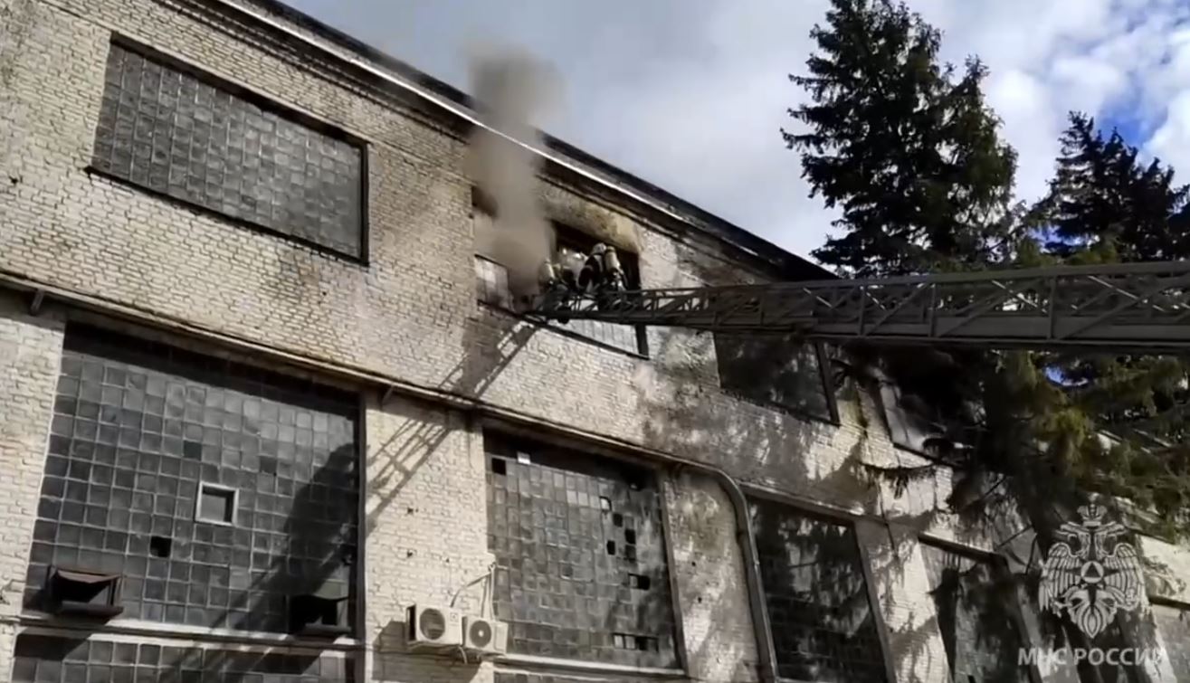 В Воронеже во время пожара на заводе погибли три человека