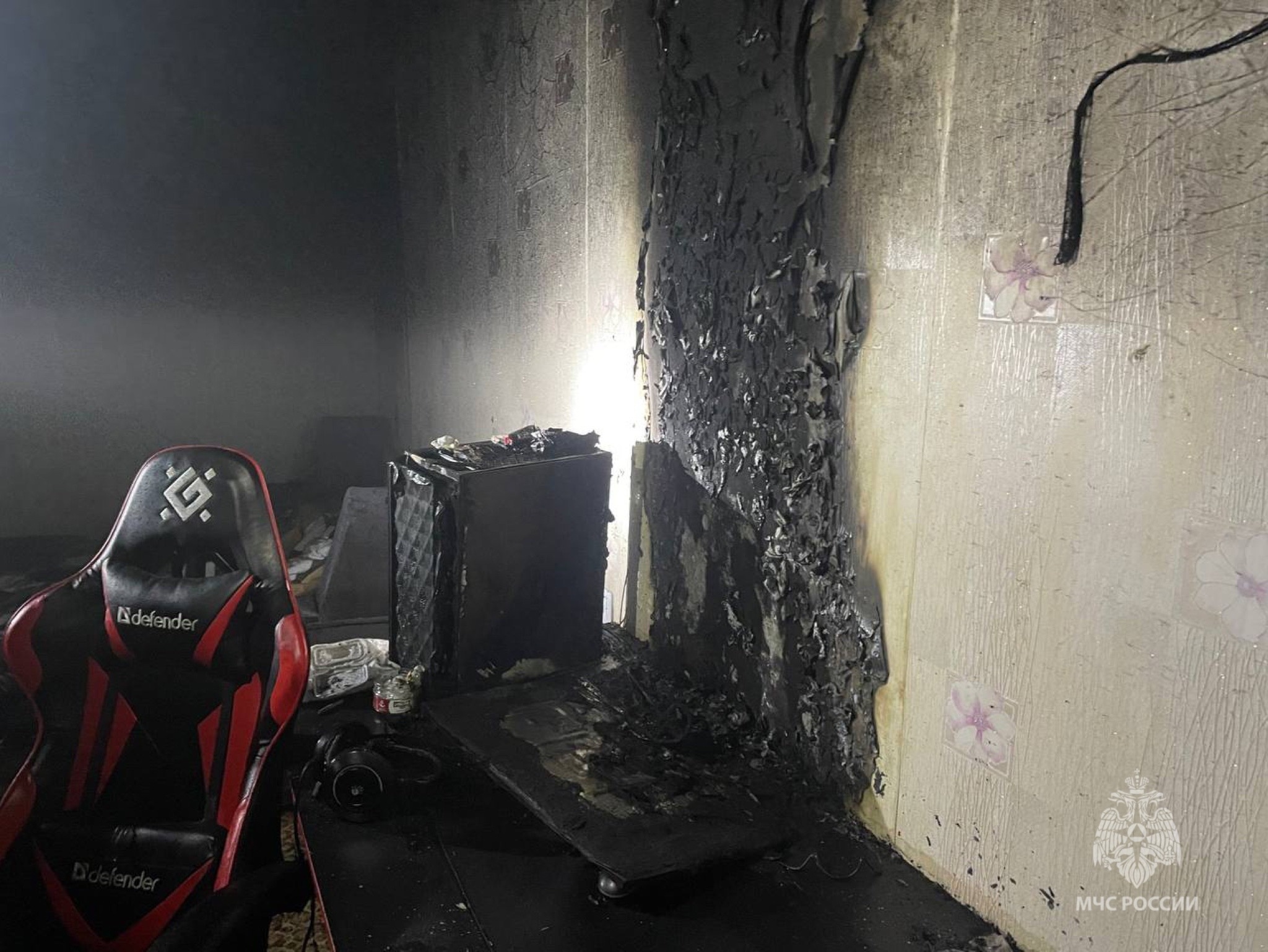 Загорелся компьютер: в Феодосии в квартире многоэтажного дома произошел пожар