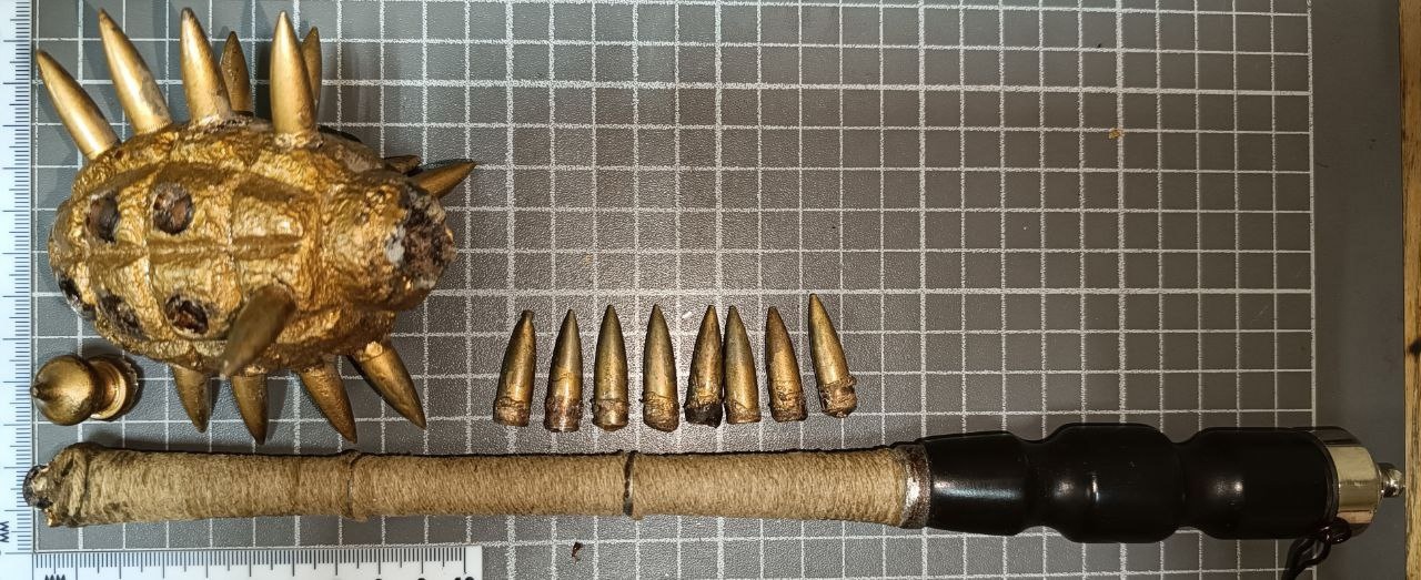 Житель Керчи хранил дома оружие, боеприпасы и взрывное устройство