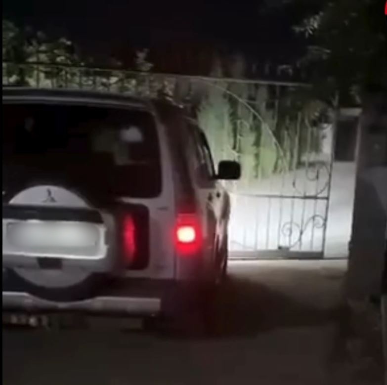 В Симферополе пьяный водитель врезался в ворота и уснул