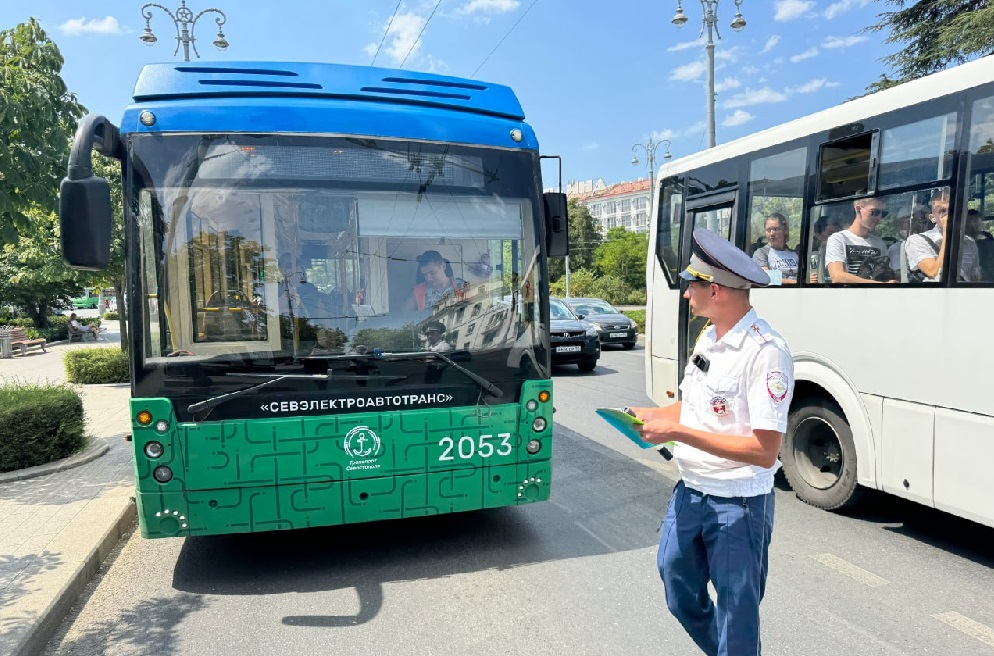 В Севастополе оштрафовали более 20 водителей общественного транспорта