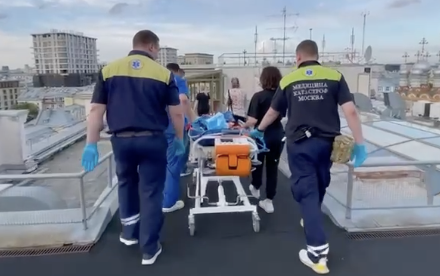 Из московских больниц выписали шесть человек, пострадавших во время ракетного удара по Севастополю