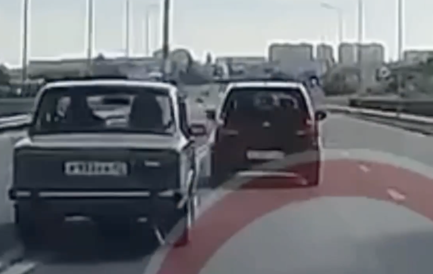 В Севастополе задержали водителя автомобиля, пересекшего двойную сплошную