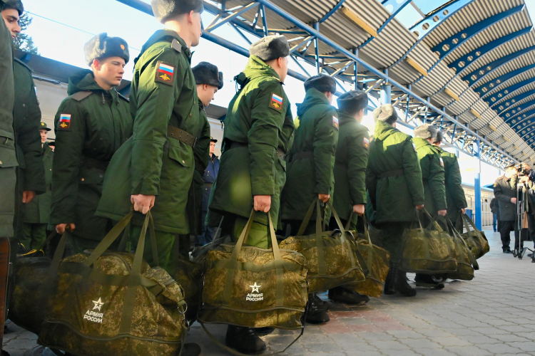 В Севастополе продолжается осенний призыв