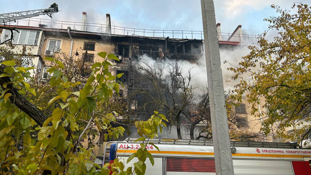 В Севастополе на пожаре в многоквартирном доме погиб мужчина