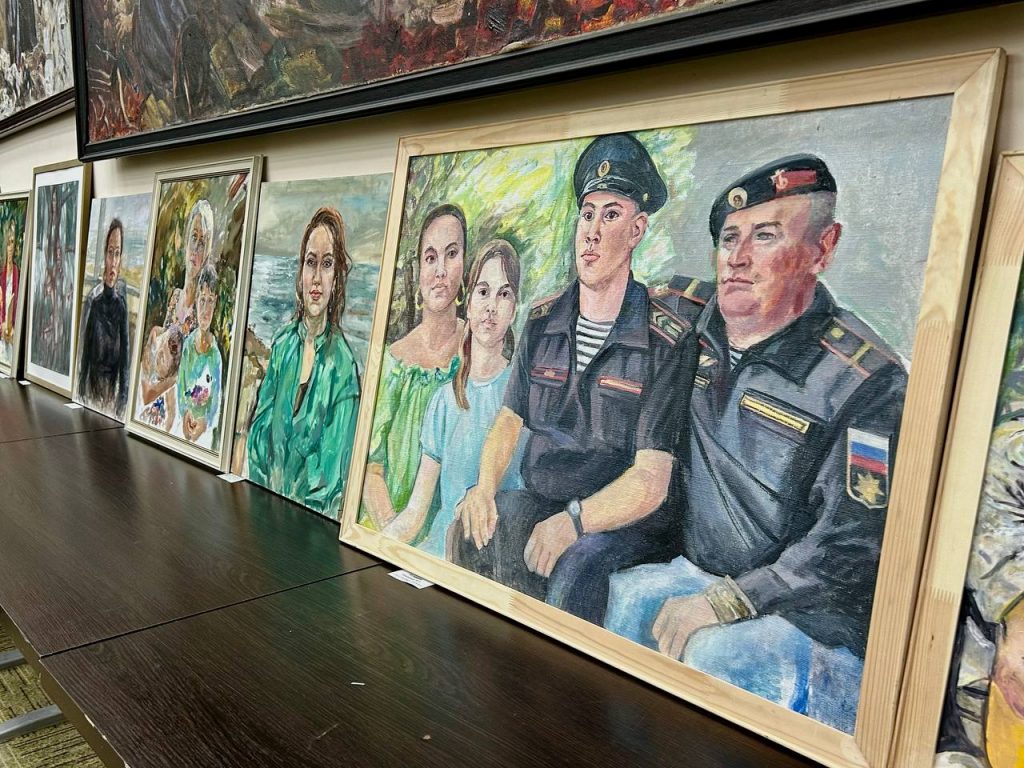 Севастопольский художник Сергей Берлов: Я хотел осветить работу хирургов, которые борются за жизнь бойца