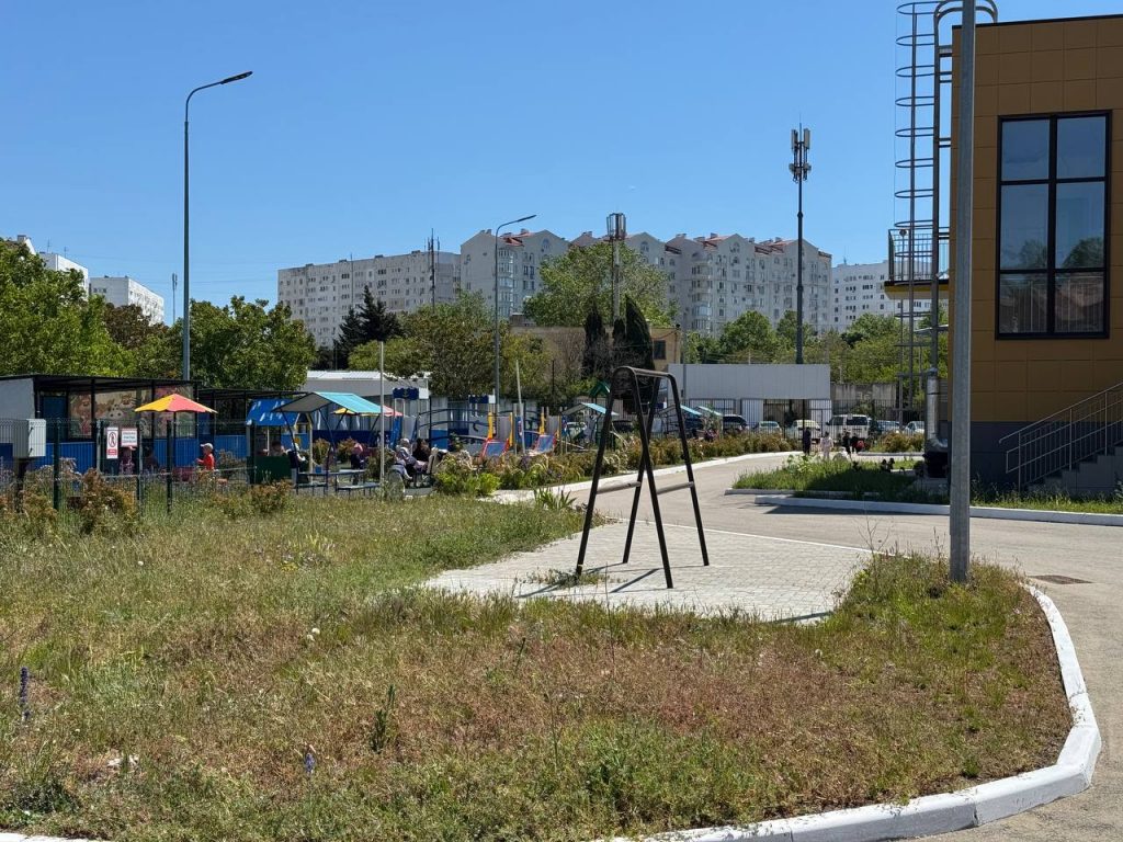 В Севастополе в новом детском саду трещат стены