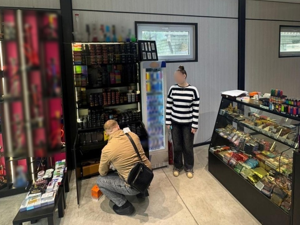 В Крыму работали два магазина, где продавали опасные для жизни электронные сигареты