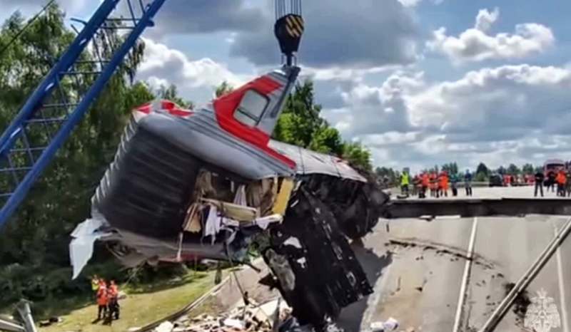 Число пострадавших при подрыве моста в Брянской области выросло до 97