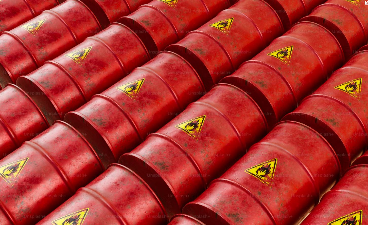 Цены на нефть падают на фоне заявлений Трампа о мире на Ближнем Востоке