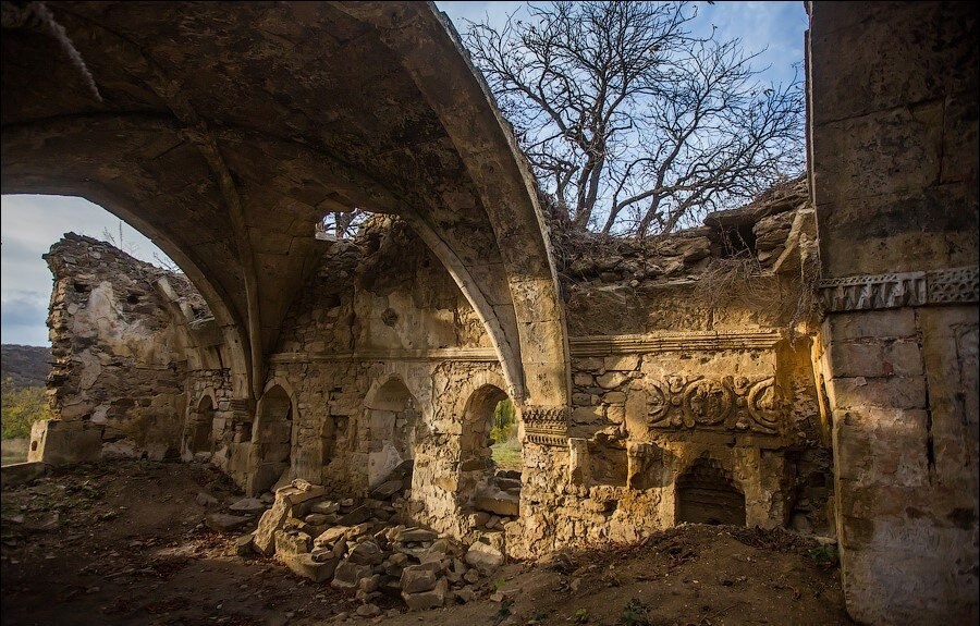 Трюки на полотнах в старинной церкви в Крыму оказались фотошопом — МВД