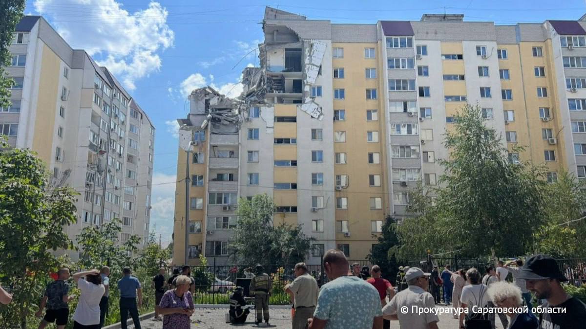 Три человека погибли при взрыве газа в жилом доме в Саратове