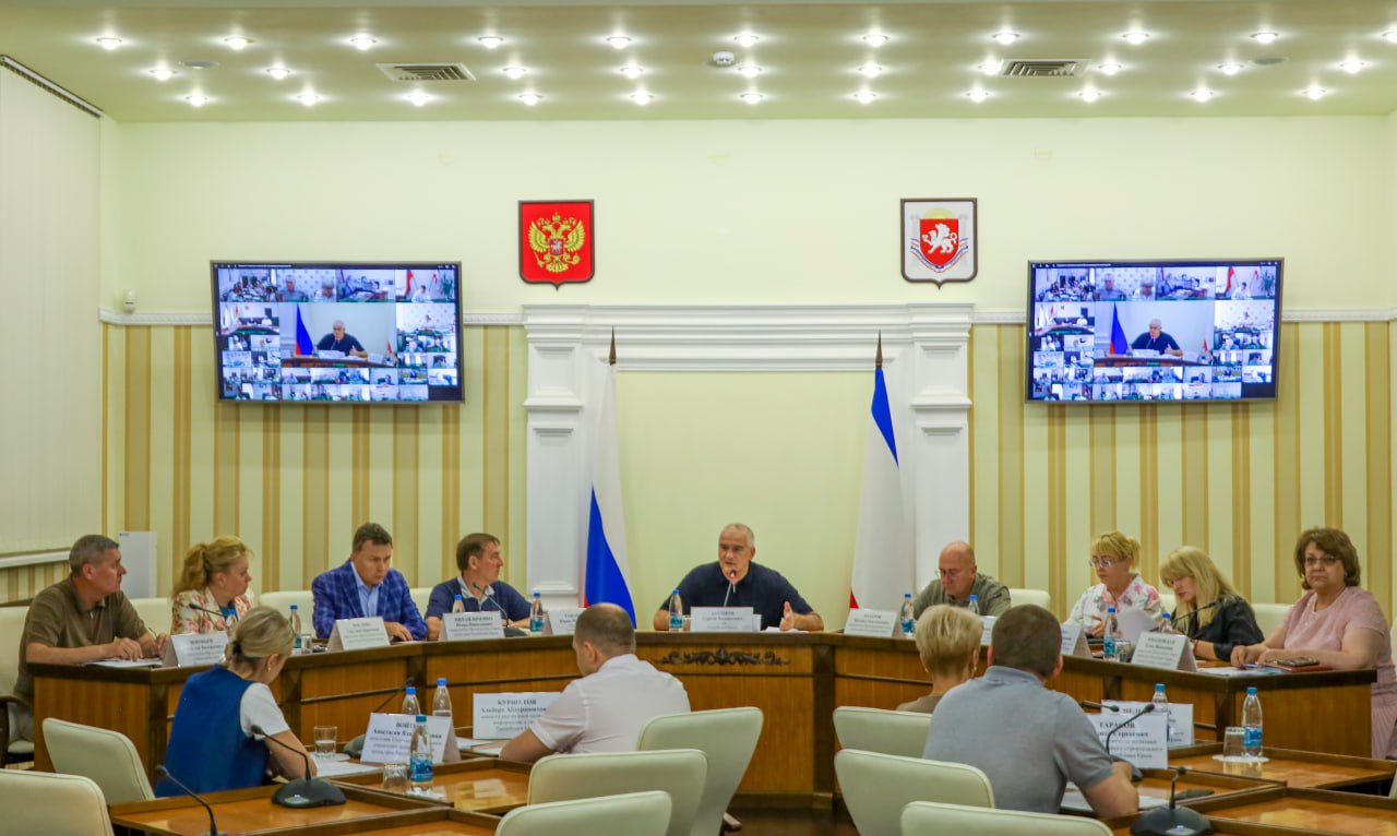 В Крыму объявили выговоры чиновникам за недоработки по уборке, вывозу мусора и доходам в бюджет