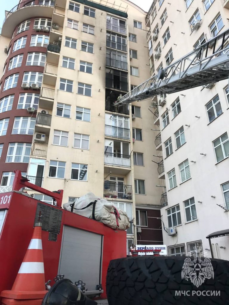 В Севастополе горела многоэтажка на проспекте Генерала Острякова