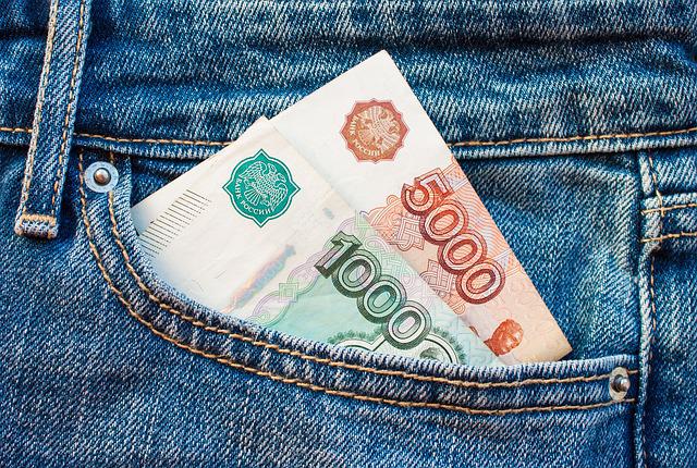 В России снижается рост зарплат из-за инфляции