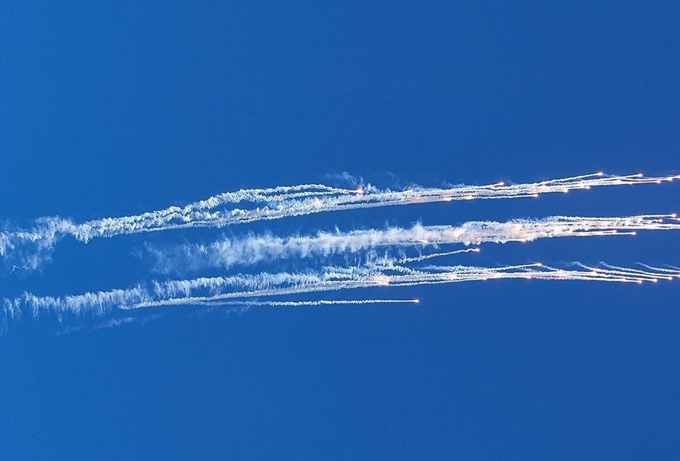 Над Крымом и другими регионами РФ в ночь на вторник уничтожили 23 украинских беспилотника