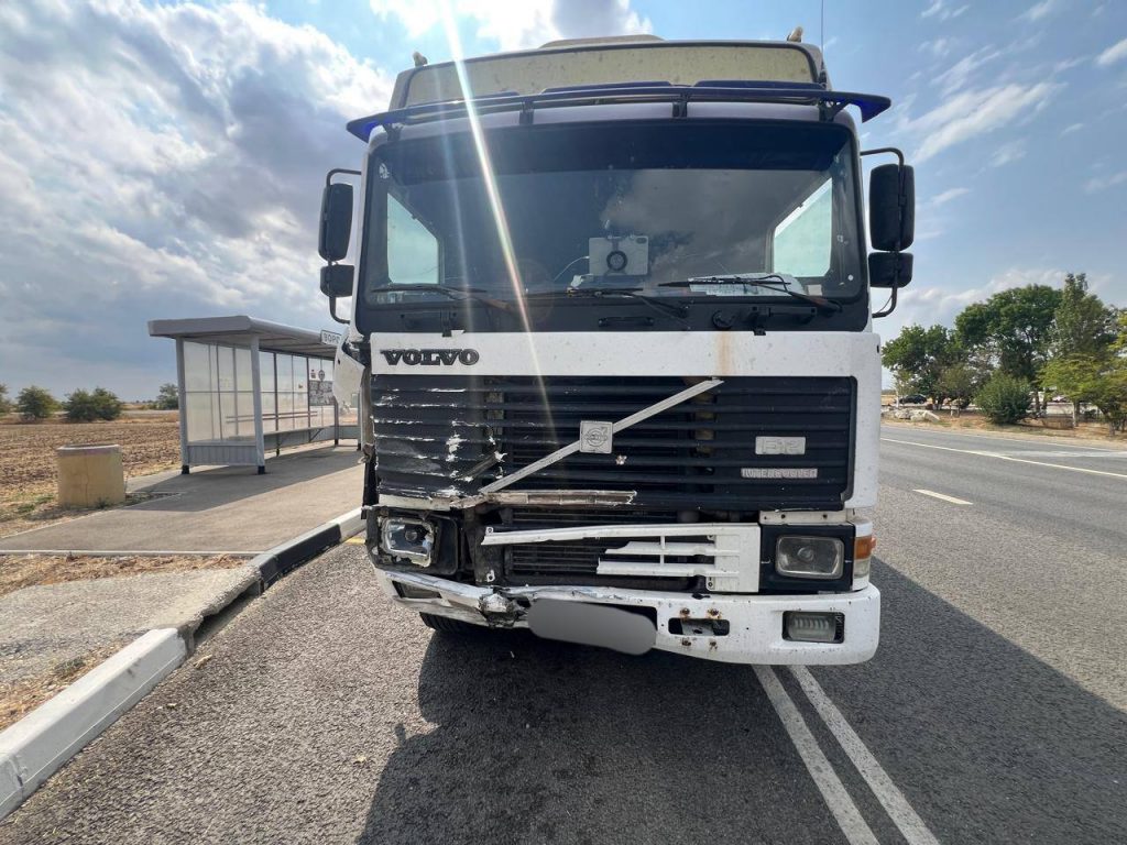 В Крыму в тройном ДТП с участием грузовика, "Газели" и легкового авто пострадал ребенок