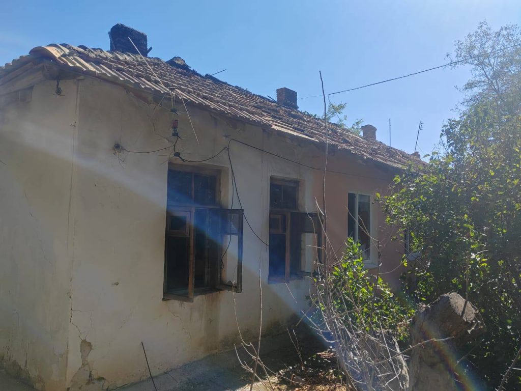 На западе Крыма при пожаре в частном доме погибли две женщины