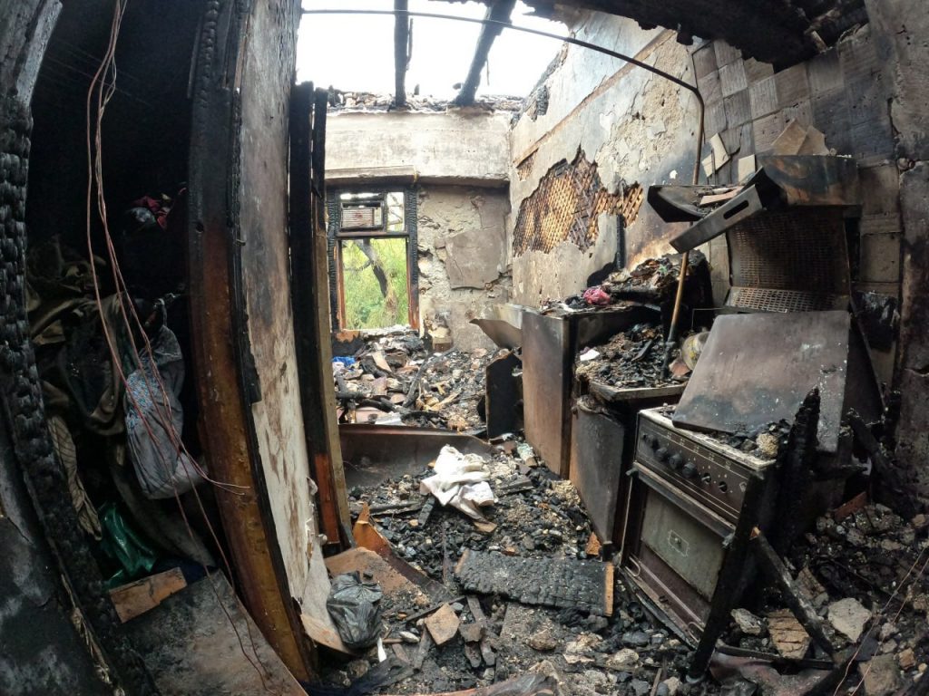 В центре Ялты огонь уничтожил 20 квартир в многоквартирном доме