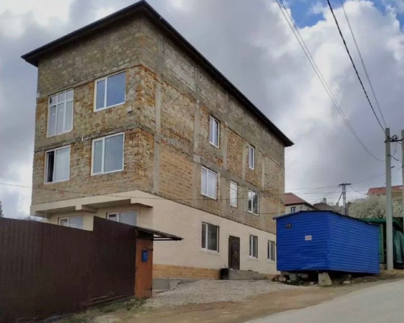 Двое севастопольцев похитили более 4 млн рублей при продаже квартир в новостройке