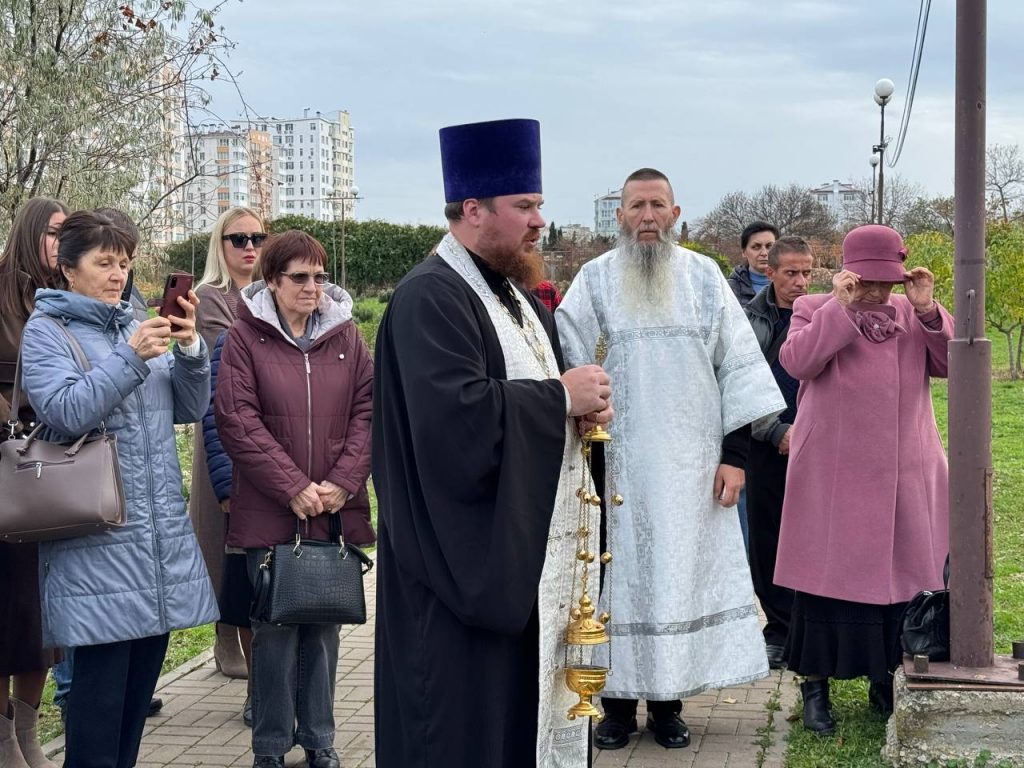 В Севастополе посадили именное дерево в память о погибшем в результате теракта офицере-черноморце