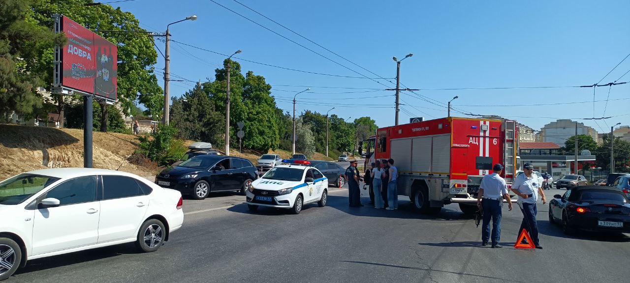 Сотрудники МЧС ищут свидетелей ДТП с участием пожарного автомобиля