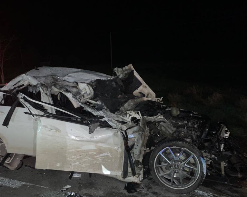 В результате столкновения легкового авто и фуры в Крыму погиб маленький ребенок