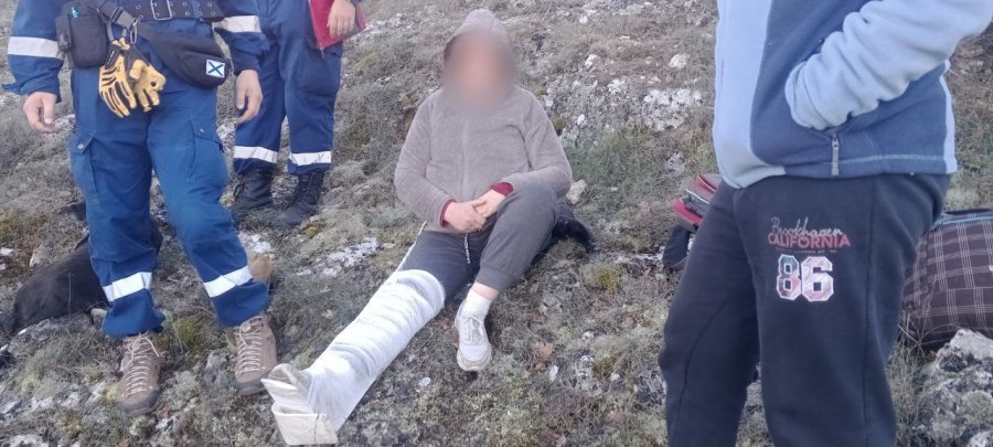 В Севастополе с горы эвакуировали пострадавшую туристку