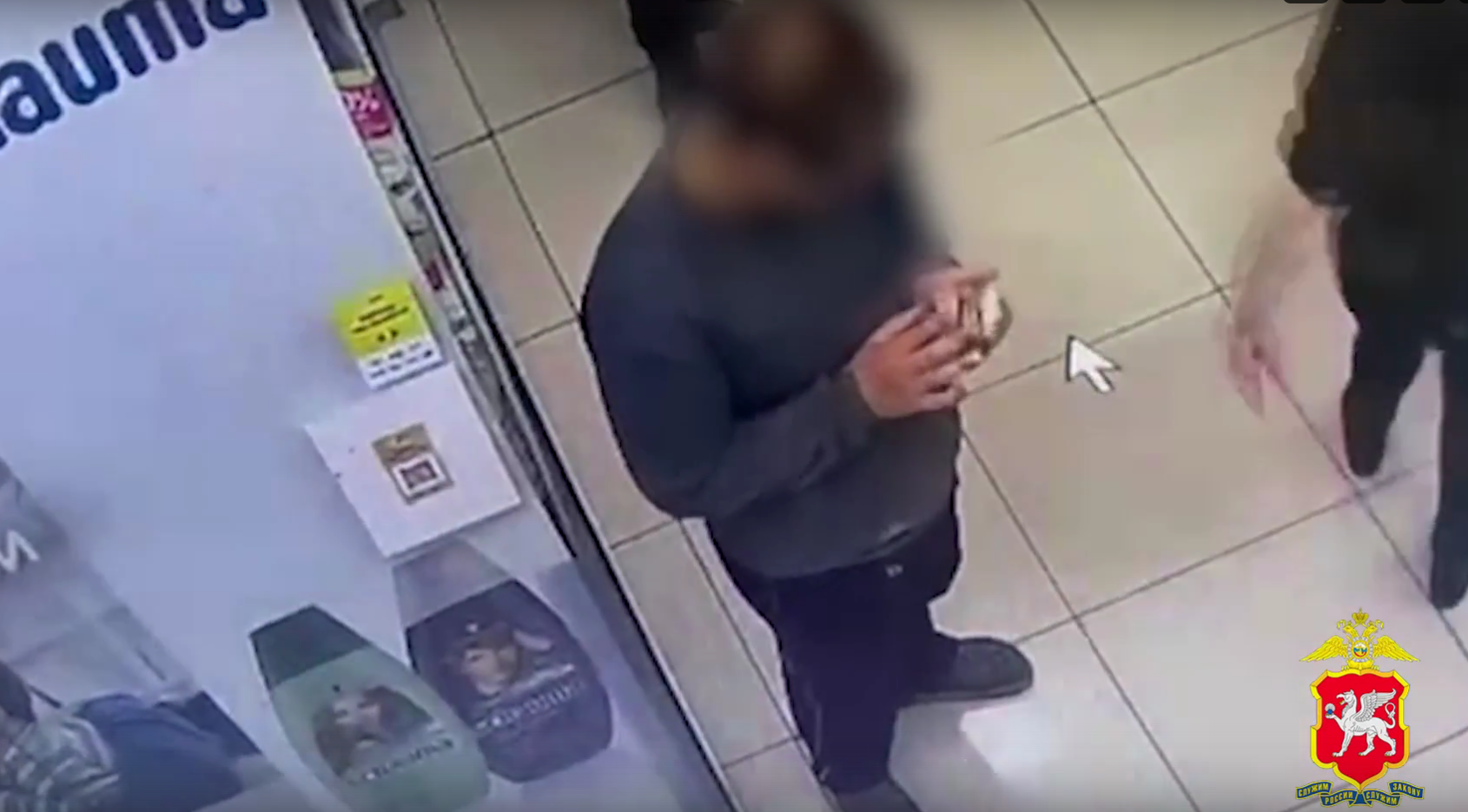 В Ялте задержали серийного грабителя, проникающего в квартиры и организации