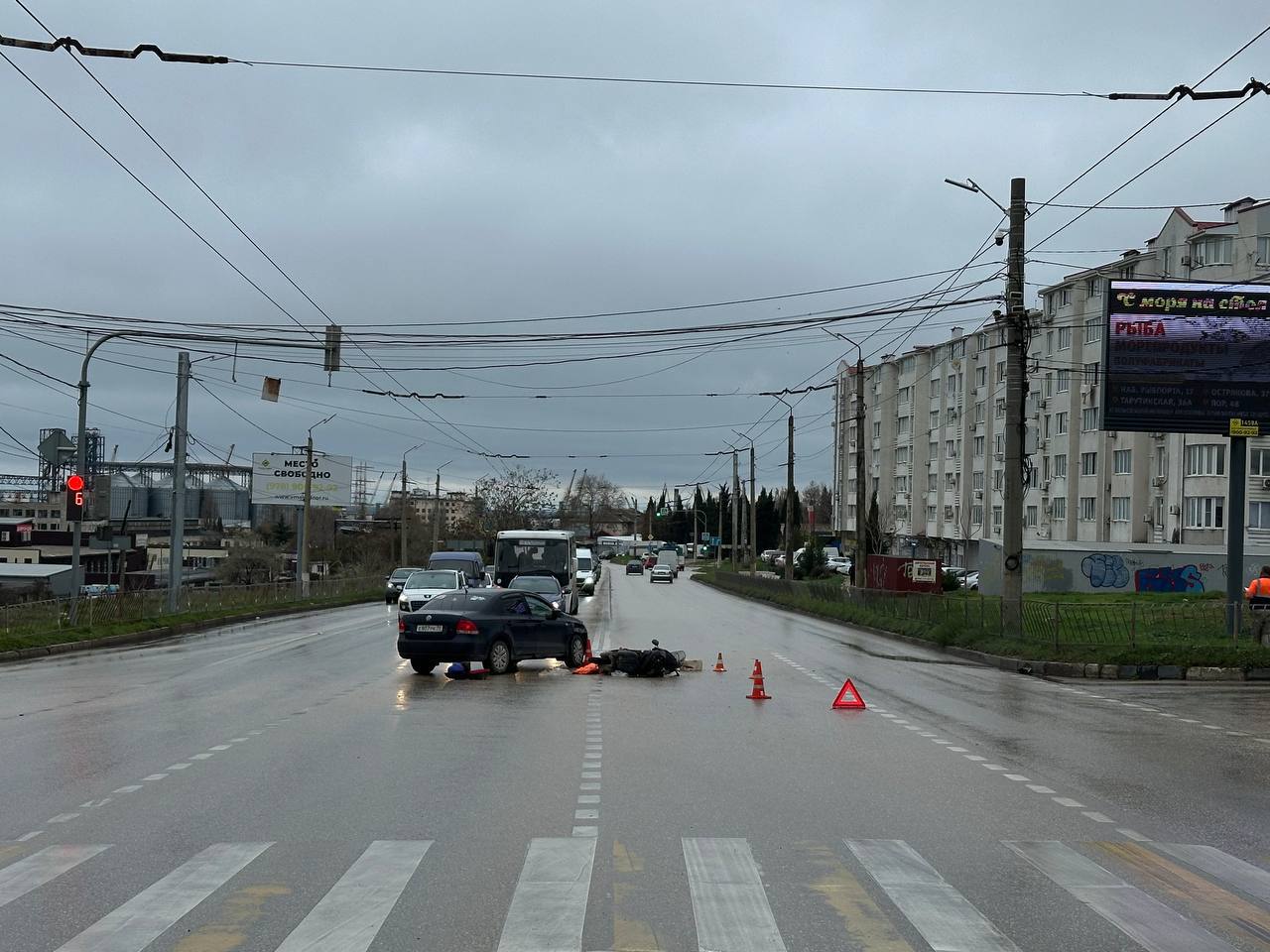 В Севастополе произошло ДТП с пострадавшим 60-летним мопедистом