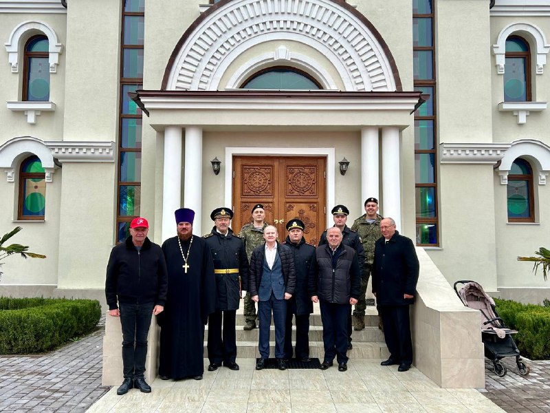 В Севастополе 100 нахимовцев вступили в «Юнармию» в День Героев Отечества (фото)