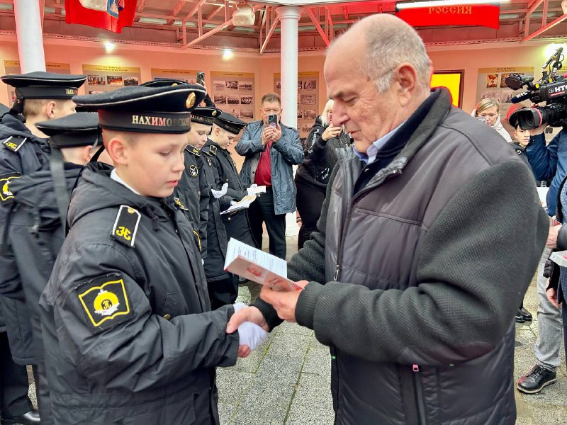 В Севастополе 100 нахимовцев вступили в «Юнармию» в День Героев Отечества (фото)
