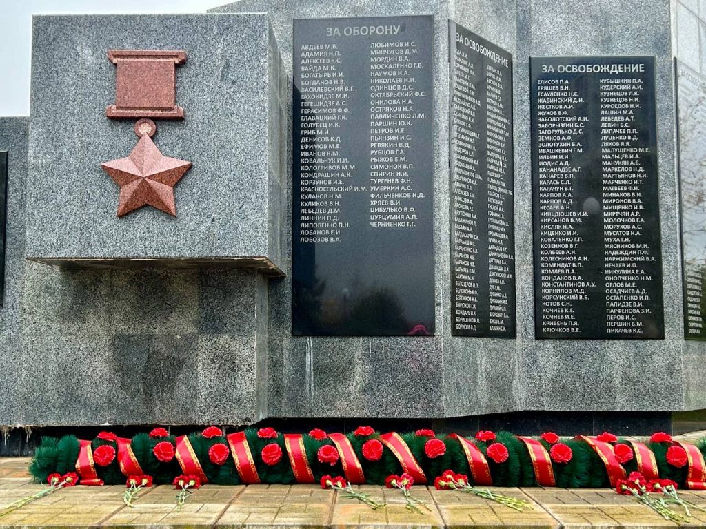 В Севастополе 100 нахимовцев вступили в «Юнармию» в День Героев Отечества (фото)