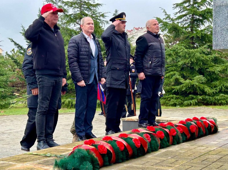 В Севастополе 100 нахимовцев вступили в «Юнармию» в День Героев Отечества (фото)