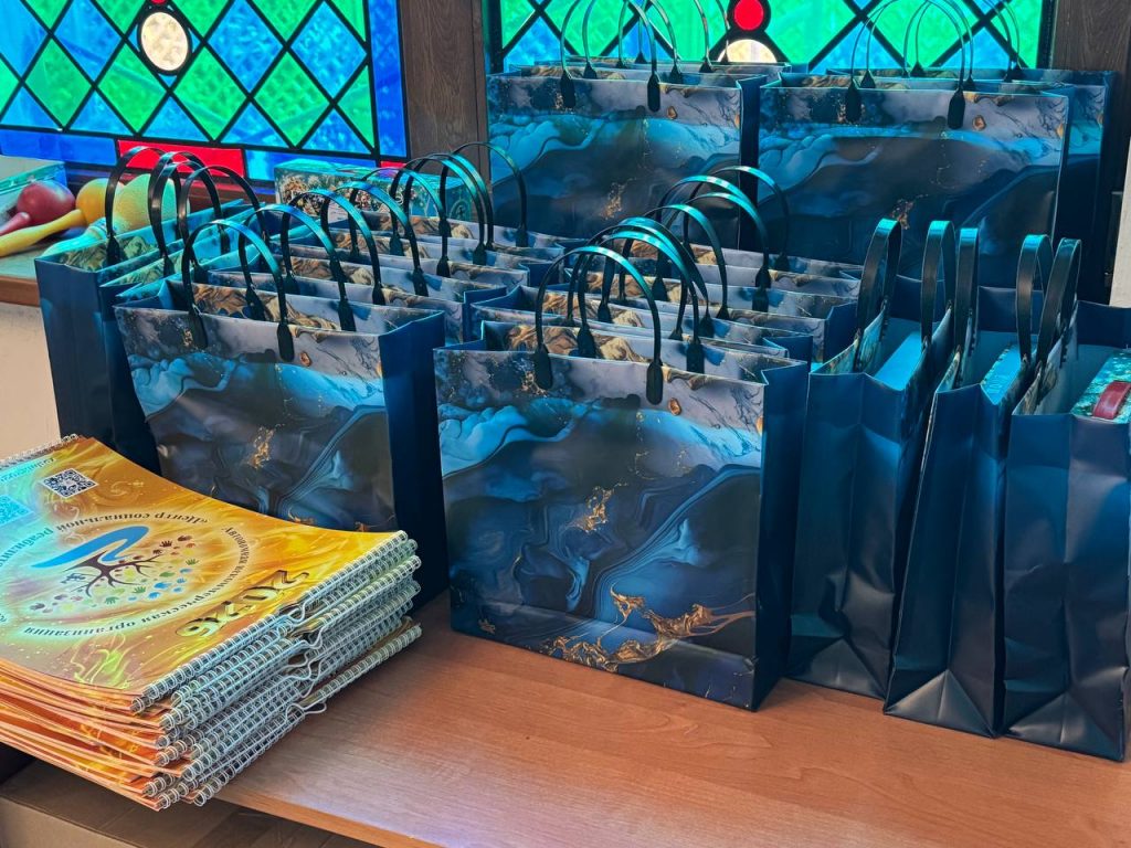 РБОО «Мы — севастопольцы» вручила новогодние подарки воспитанникам Центра «Родник»