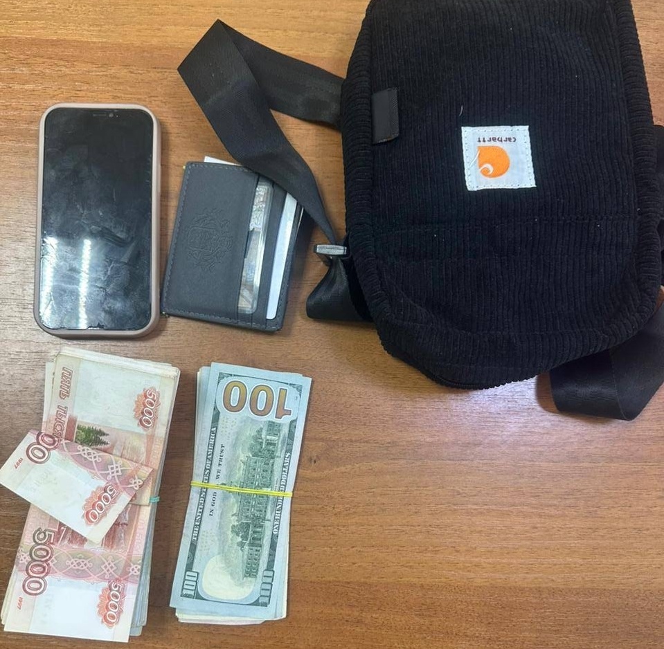 В Алуште задержан курьер мошенников, пенсионерке вернули крупную сумму денег