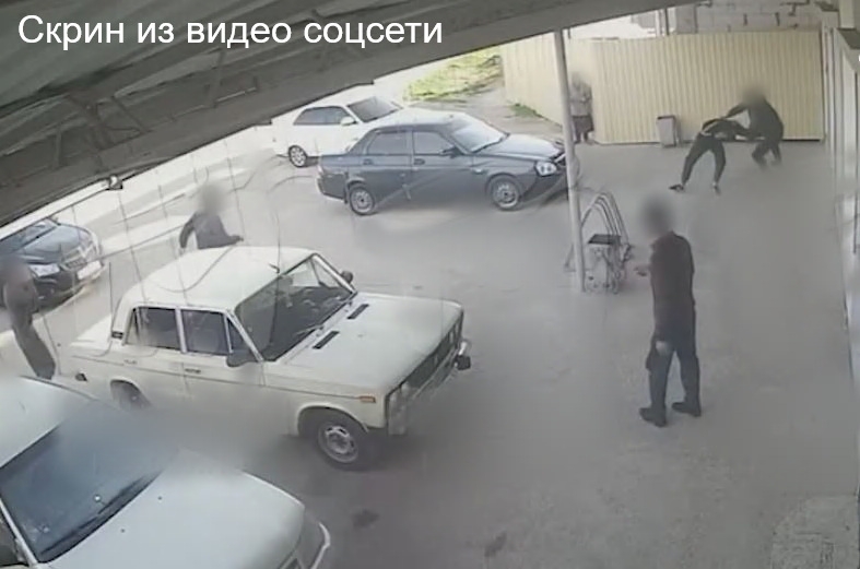 В Евпатории привлекли к ответственности троих парней, избивших мужчину