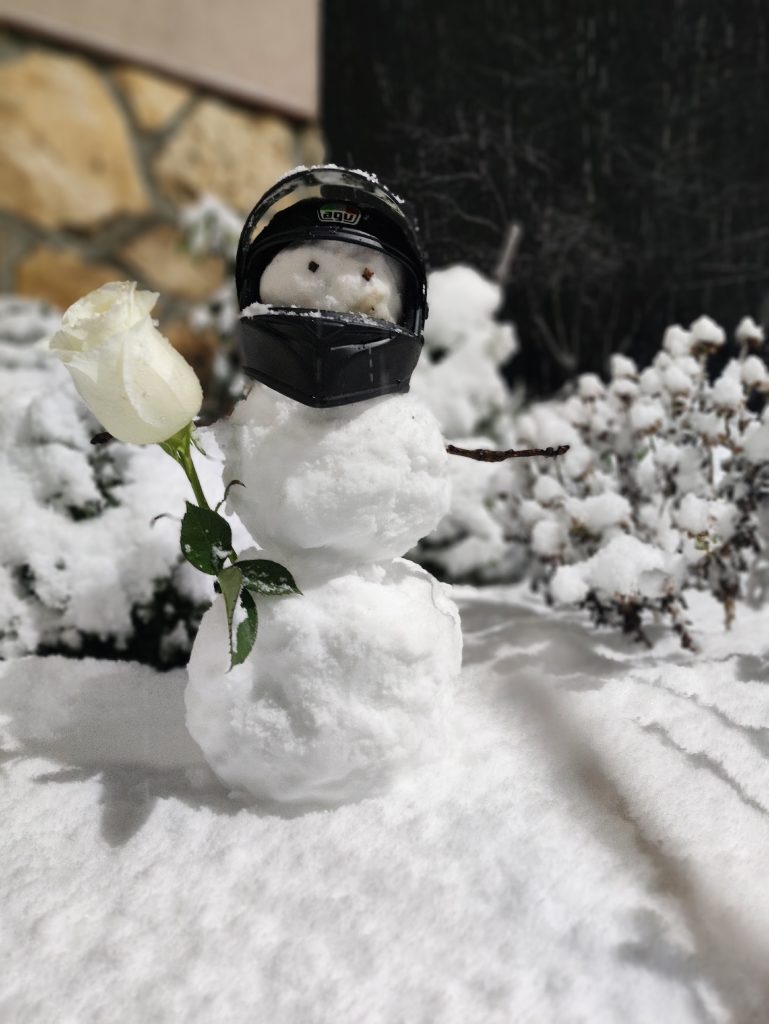 Снежная стихия парализовала движение под Севастополем