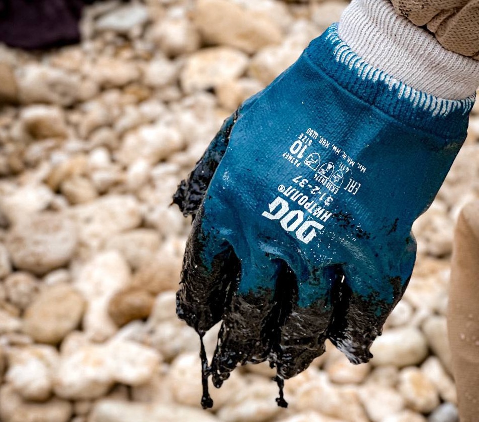 В Крыму утилизировали все отходы после крушения танкеров в Керченском проливе — Аксенов