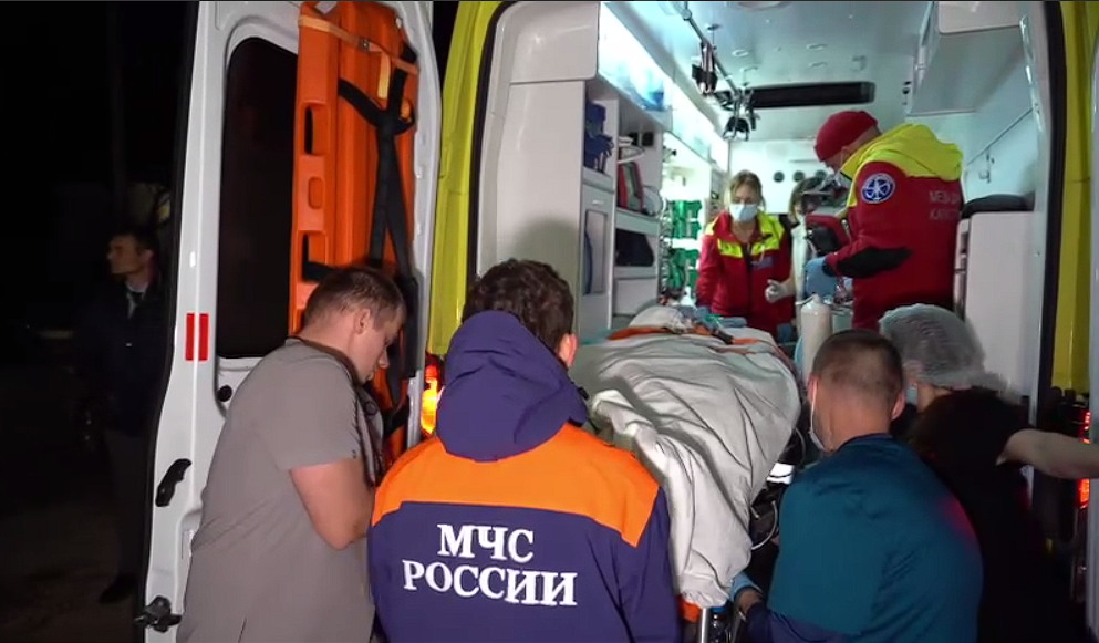 Раненную при атаке на Севастополь 15-летнюю девочку смогли доставить в Москву спецбортом МЧС
