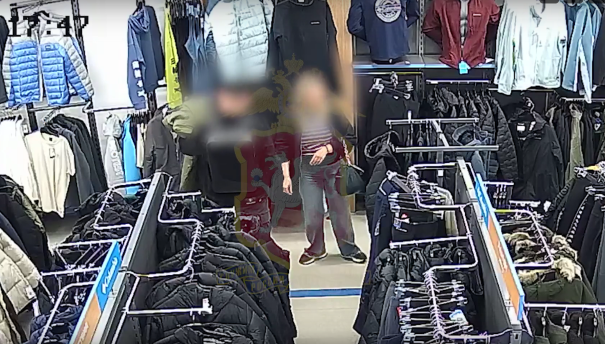 В Симферополе торговцы овощами пять раз ограбили торговый центр