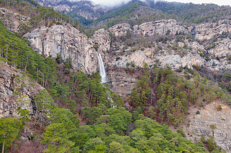 В Крыму из-за камнепада закрыли маршрут к водопаду Учан-Су