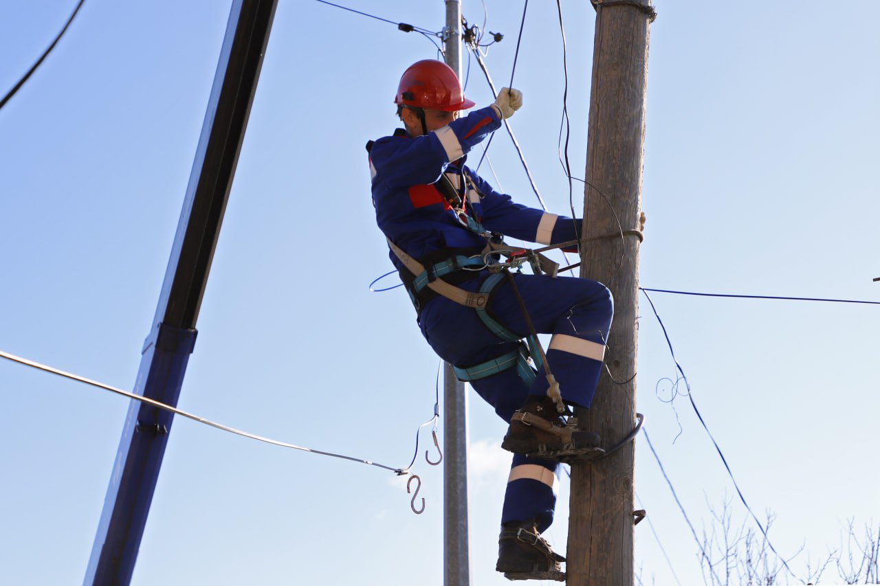 Авария на электросетях обесточила пять сел под Севастополем