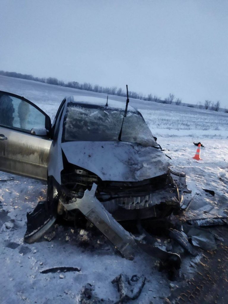 Машину занесло на встречную полосу: в Крыму в массовом ДТП пострадали пять человек