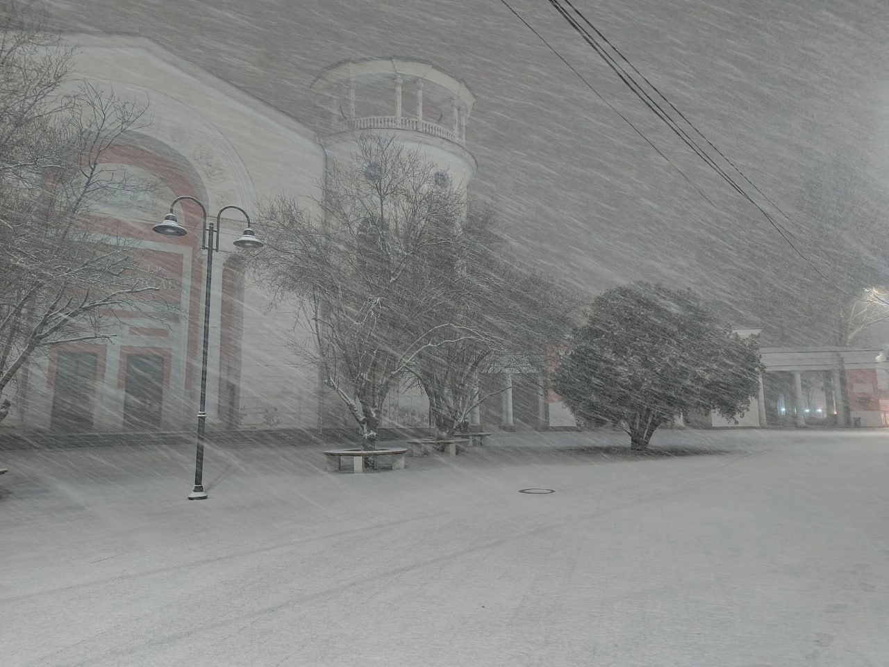 В Крыму 8 и 9 января ожидаются дожди, переходящие в снег, усиление ветра — действует штормовое