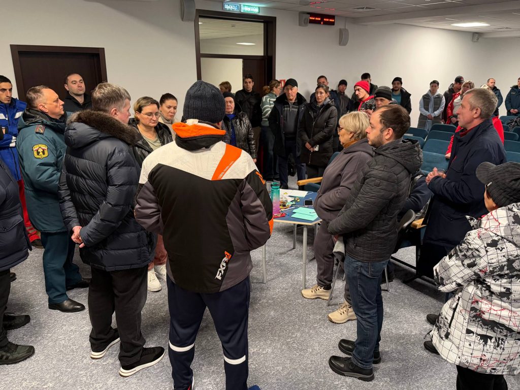 Удар ВСУ по Адыгее: ранены 11 человек, поврежден многоквартирный дом и десятки автомобилей