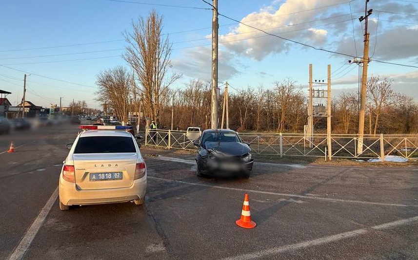 В Крыму при столкновении двух легковых автомобилей пострадал ребенок