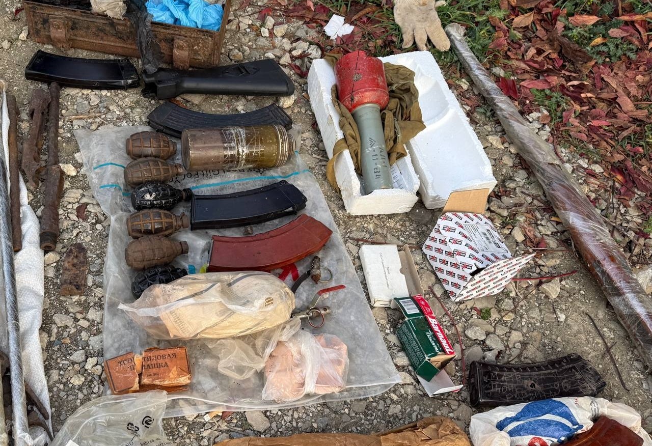 В Судаке у местного жителя изъяли богатый арсенал незаконно хранящегося оружия и боеприпасов