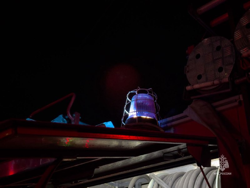 Огонь охватил 60 квадратных метров: в Севастополе горел частный дом